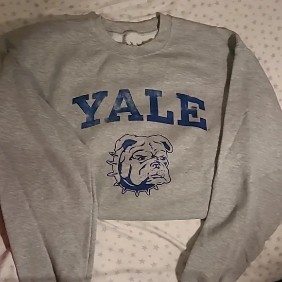 Yale Bulldogs sweatshirt - Picture 3 of 3